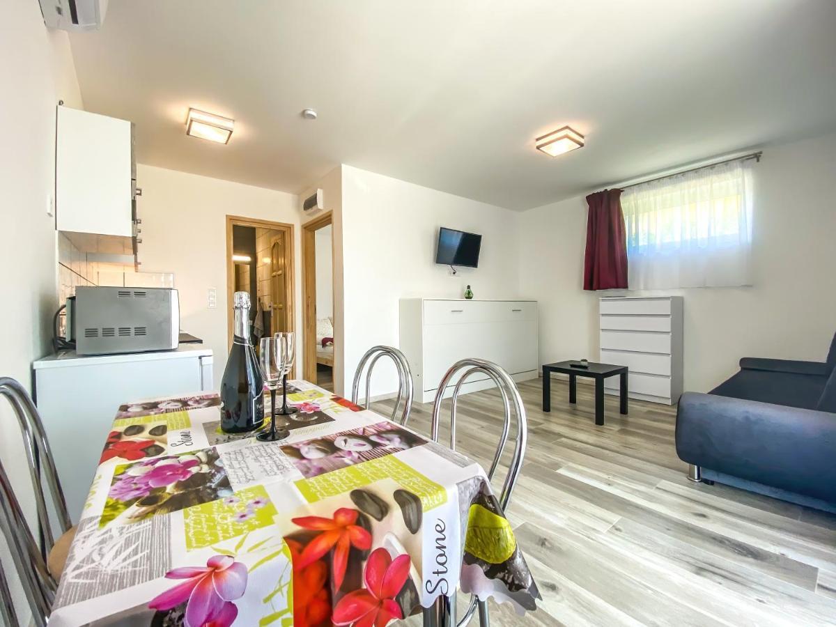Feda Apartmanhaz Balatonboglár Εξωτερικό φωτογραφία